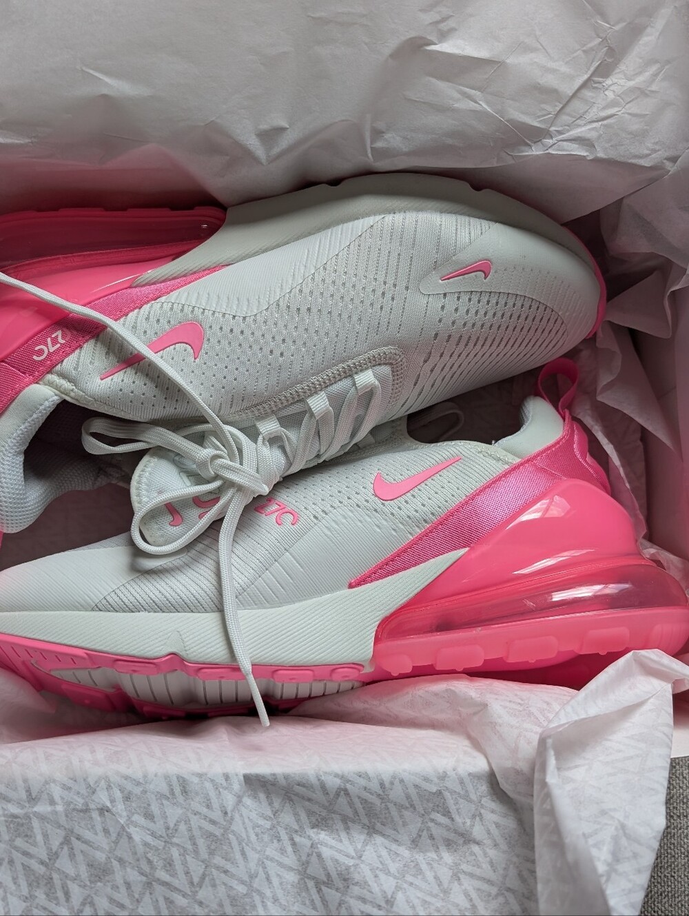 Nike Women’s Air Max 270 Sneakers - Picture 5 of 7